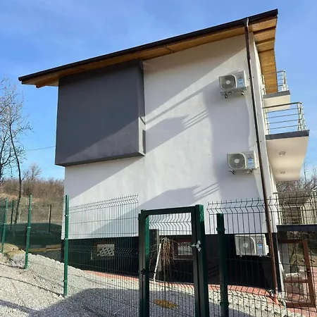 Vila “при язовира”